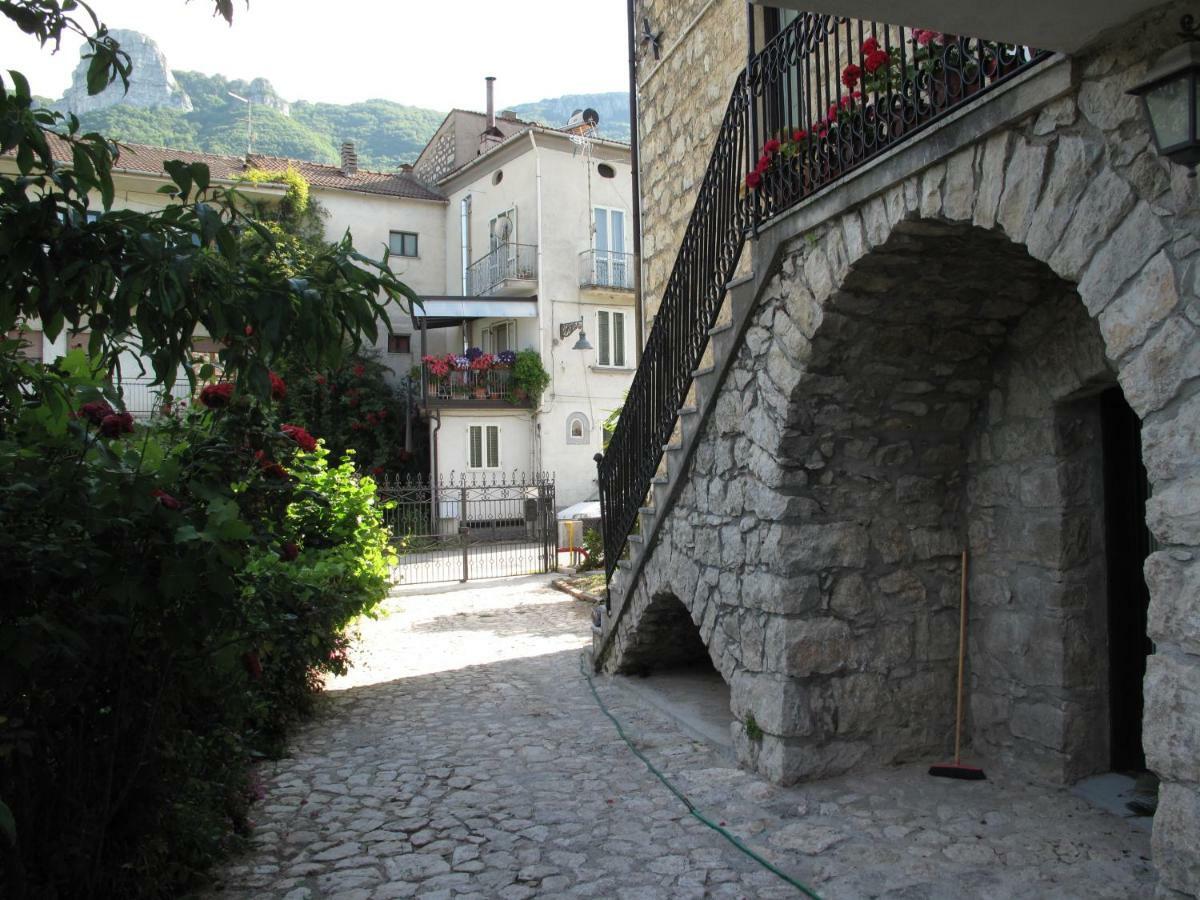 Casa Sarlo Aparthotel Petina Luaran gambar